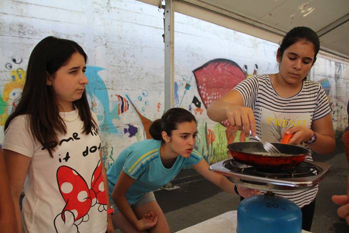 Haurrak beren dohaiak erakusten 4 1469532082611