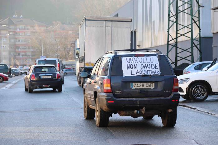 Auto-karabana egin dute osta 21 1610796595810