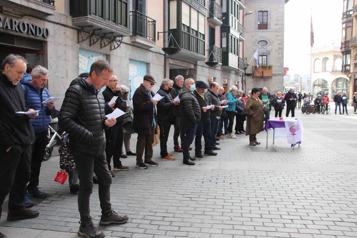 Martxoak 8 bezpera, oneka, p 34 1646657281216