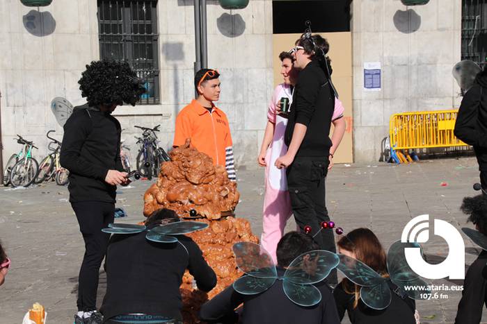 Irudimenak gainezka egin du 195 1488128375295