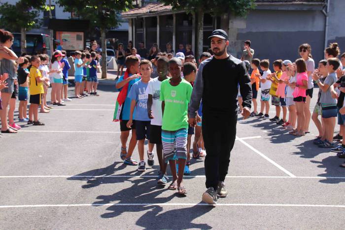 Saharako haurrei harrera egi 4 1530543847755