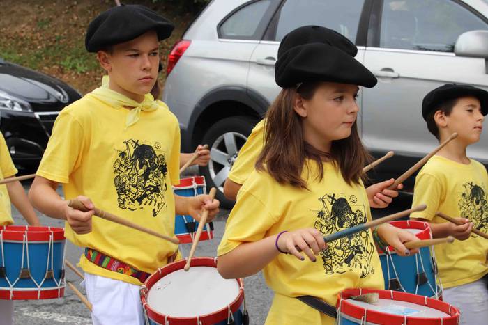 Danbor hotsek hartu dute Ama 34 1562504182247