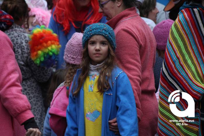 Pijamen iraultzak hartu du T 19 1488099963445