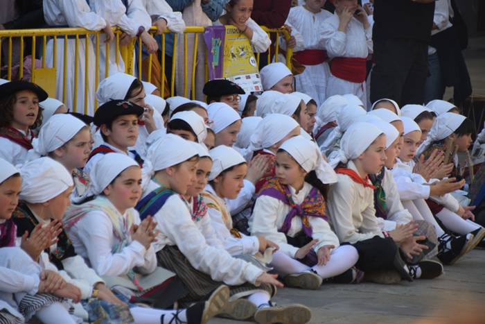 Dantzari txikiak, goizeko pr 72 1491666827365