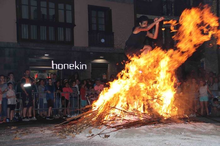 Suak argitu du urteko gaurik 33 1561330813585