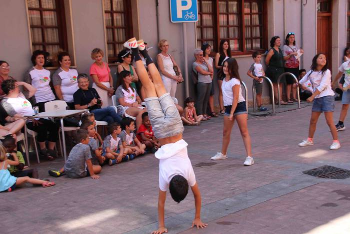 Tripa beteta, dantzan pasa d 72 1563205353085