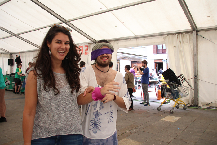 Rolak aldatzetik, gizartea a 8 1494077571022