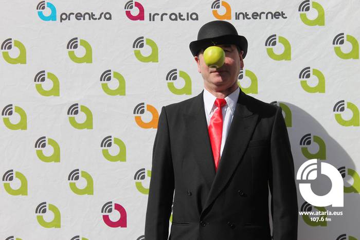 Photocoll-ean jartzeak saria 40 1488130104232