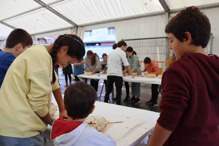 Eskuak zikinduz aritu dira s 21 1665306834694