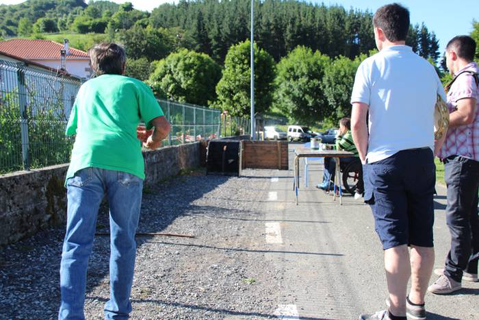 Azken egunean festarik ezin falta 24 1467568165136