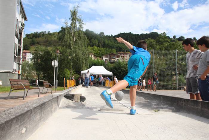 Jolasak ez du adinik 22 1503747457031