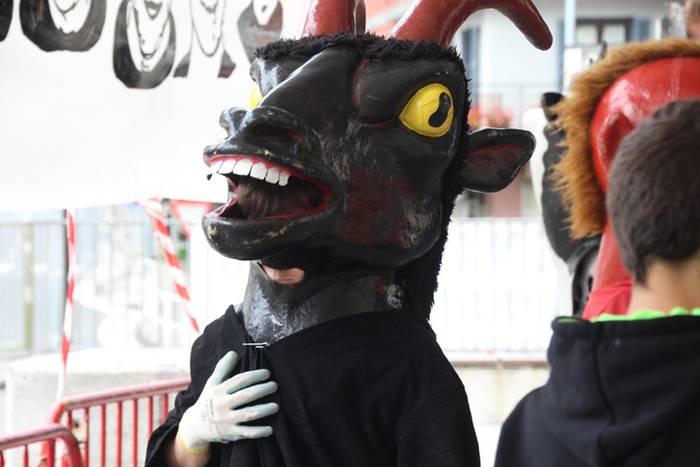 Erraldoiak, buruhandiak eta  18 1505067864445