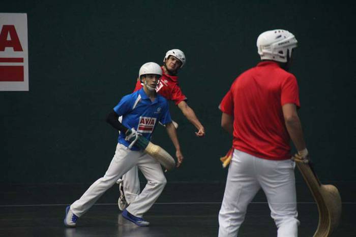 ZESTA PUNTA ELOLAREN OROIMEN 70 1512735656724