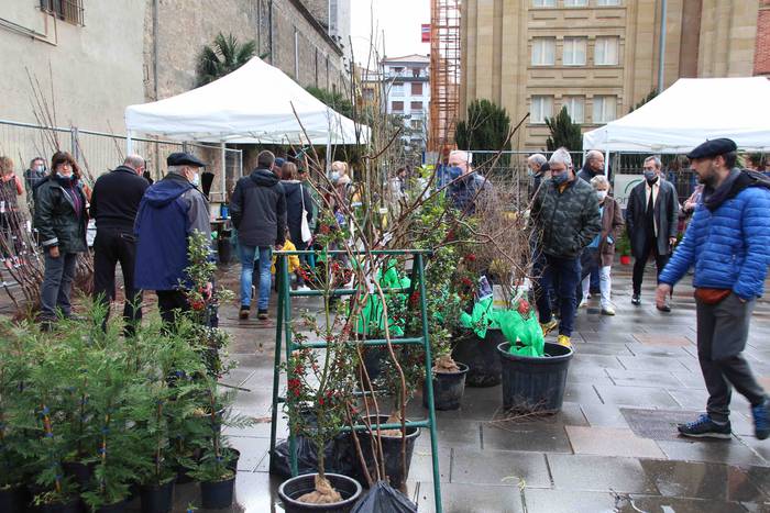 Zuhaitz azoka 2022 16 1645283028878