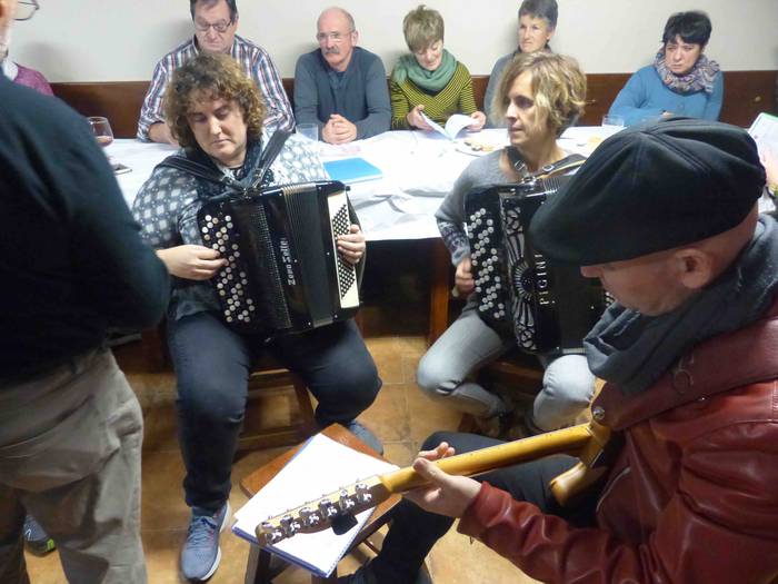 amezketa kantu afaria euskaraldia 8 1543915901497