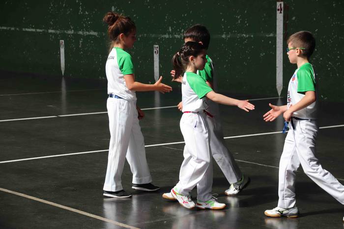 Behar Zana elkarteko festa 2 16 1559405181164