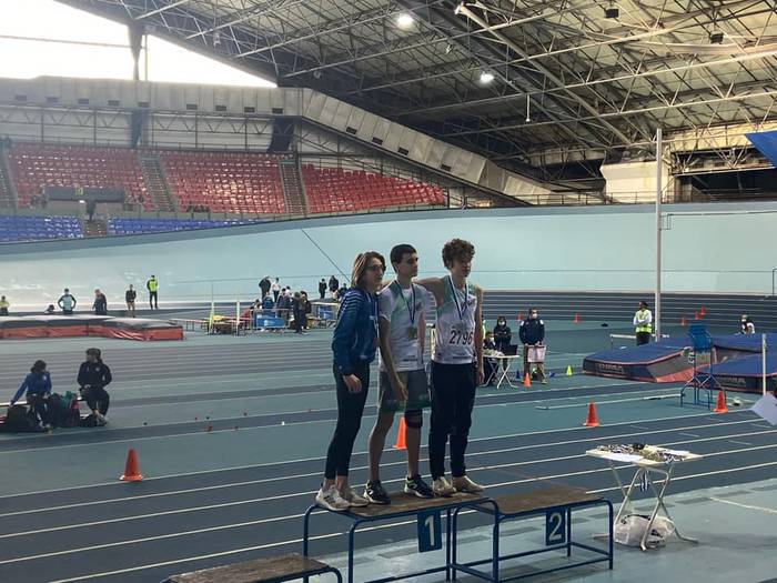 Brontzezko bi domina eta mar 18 1645642040778