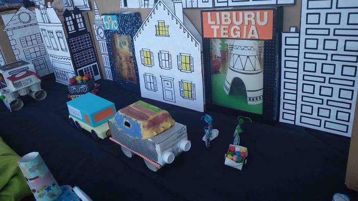 'Munduari itzulia' erakusket 1 1611573502087