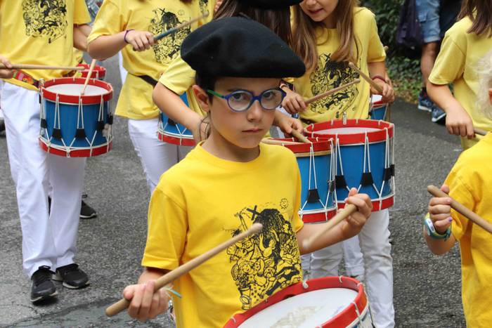 Danbor hotsek hartu dute Ama 6 1562504161689