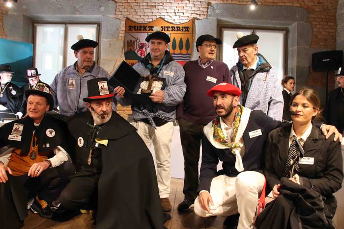 Ostegun Gizena 2020 Omenduak 40 1582211930444