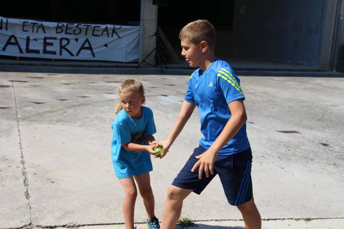 Festak hastearekin batera, j 10 1502727283078