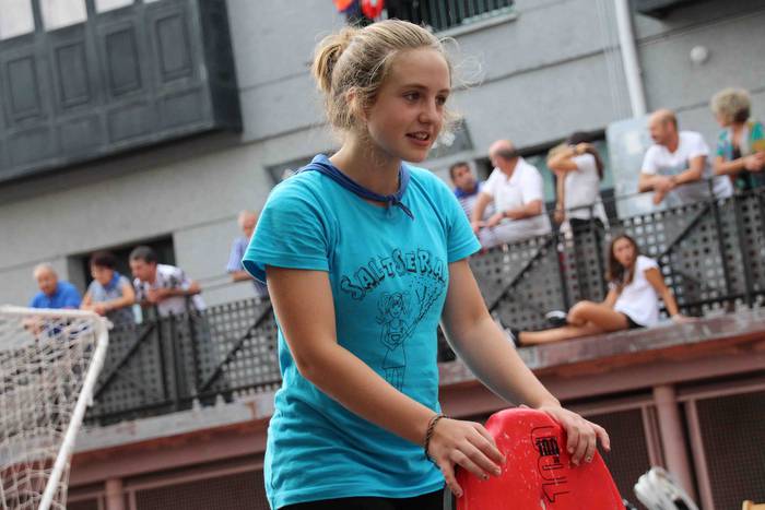 Lotsak ez du lekurik salontz 36 1565373552484