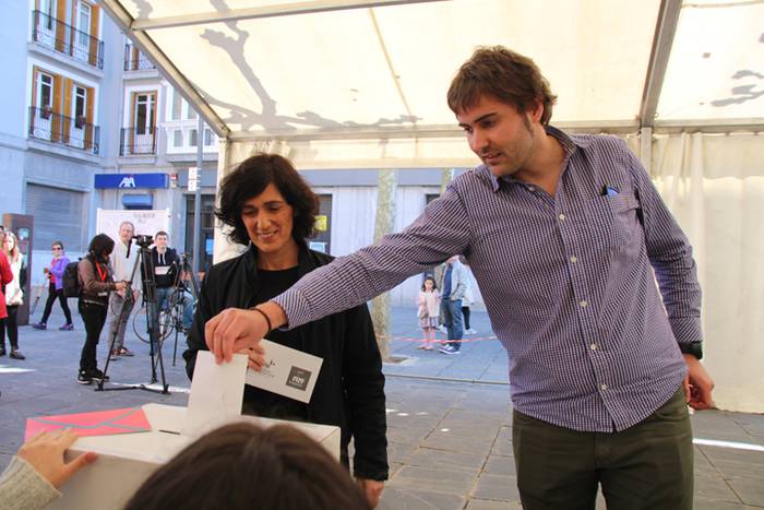 Aurpegi ezagunak bozka emate 55 1489931333340