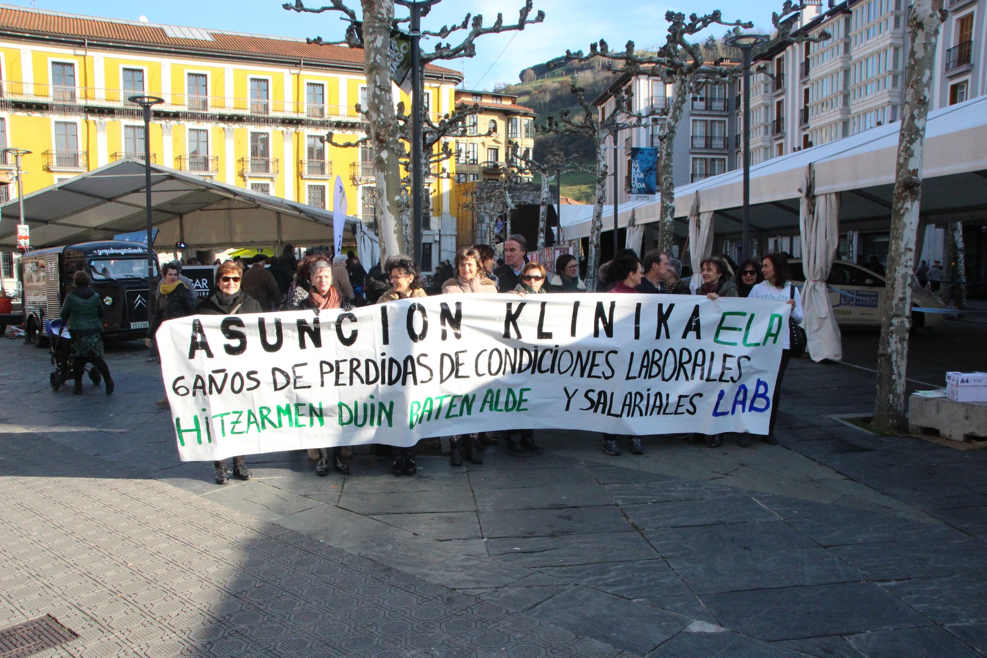 Sei urte soldata igoerarik gabe daramatzatela salatu dute Asuncion Klinikako langileek 