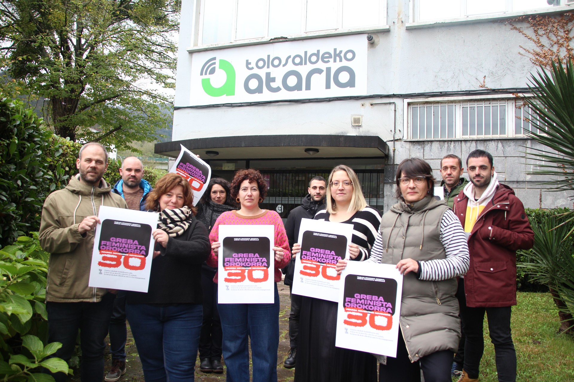 ‘Ataria’-ko lantaldeak  bat egin du greba feminista orokorrarekin