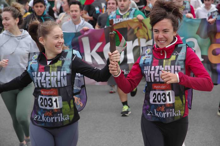 korrika, furgonetatik, Anoet 68 1649421149682