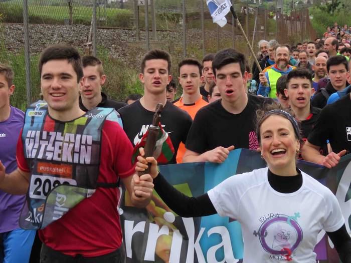 korrika, furgonetatik, Anoet 2 1649421131183