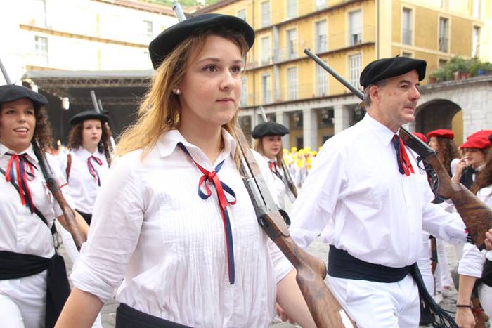 Lizarrez apaindutako kaleeta 88 1498311667732