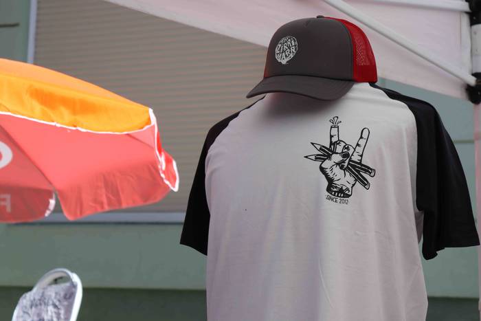 Artisau eta janari postuz be 51 1653821452860