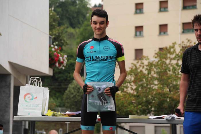 Luis Mari Urizar eta Lorea B 44 1626546253929