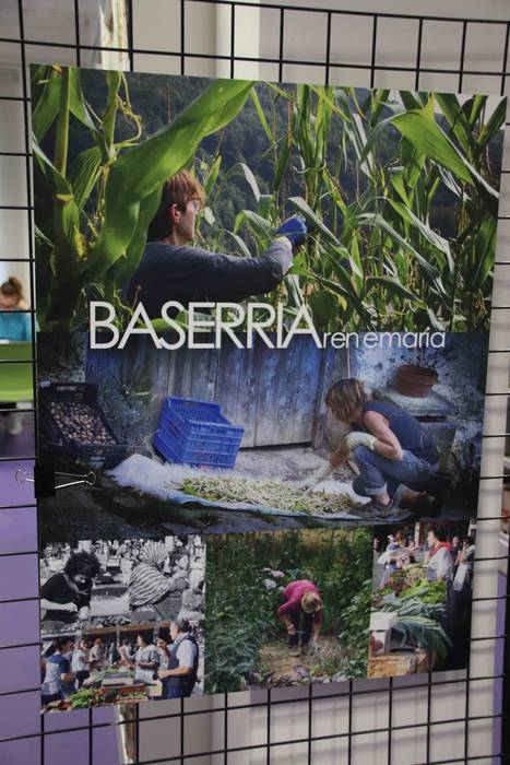 Anoetako emakumeak argazkita 1 1584005711306