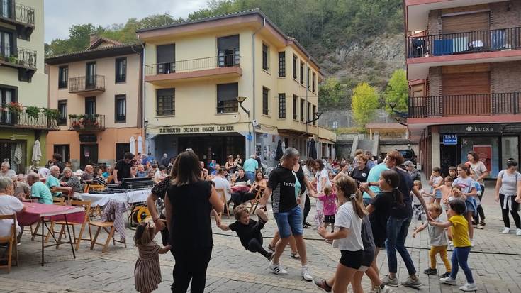 Maiatzetik udara bitarte, hamalau hitzordu