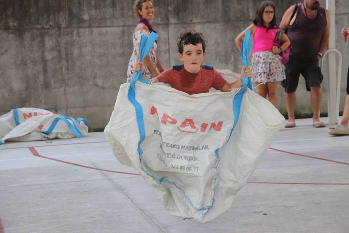 Jolasean igaro dute arratsal 34 1567097338872