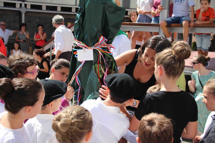 Emakumeak Adunako Axeri-dantzan, lehen aldiz - 37