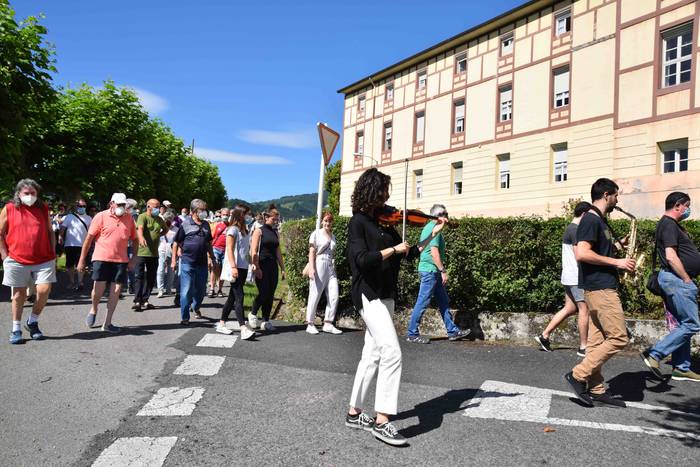 Zerbitzu publikoen aldeko mo 11 1593257976782