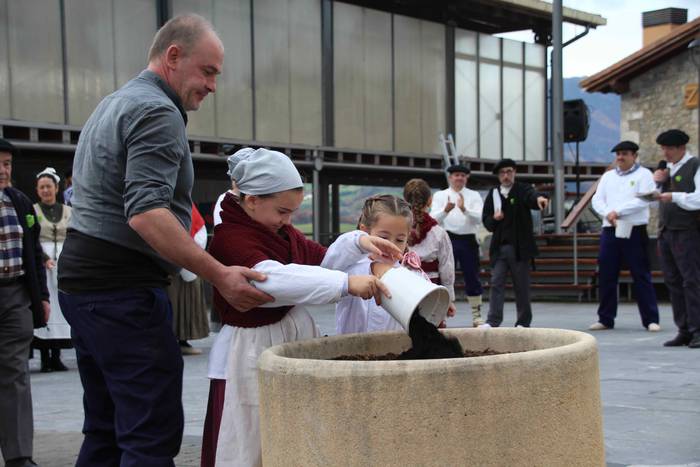 Auzolanaren fruitu, azoka 15 1541960686287