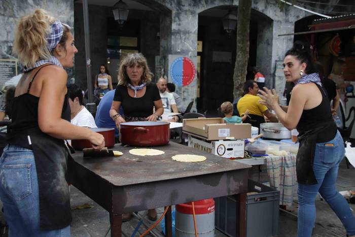 Jendetsua izaten ari da Erro 64 1659205856966