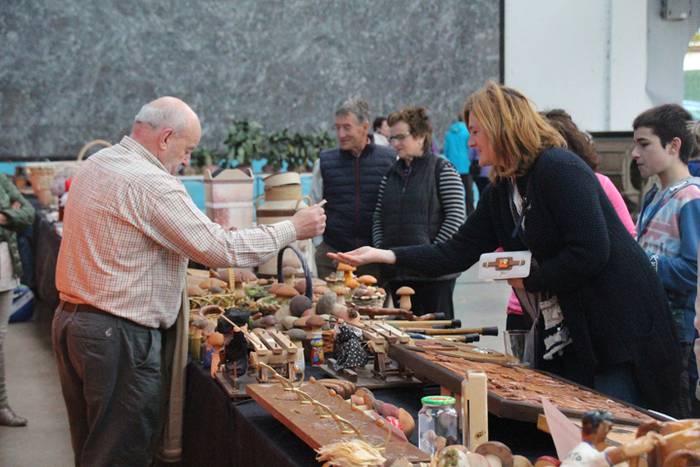 Abeltzain eta artisauen azoka hernialden 41 1462708891860