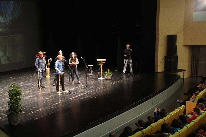 Ataria bertso saioa 2016 11 1453578149742