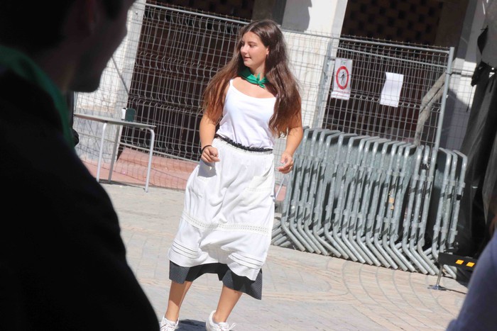 46 gaztek parte hartu dute Irurako Dantza-Sokan - 33