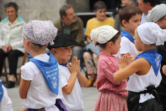 Dantzak, txistuak eta trikit 27 1565549084126