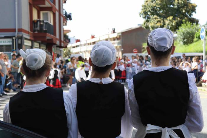 Dantzari eguna ari dira ospa 14 1652614044186