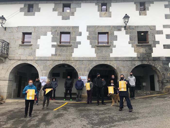 "Demokrazia" eskatuz eskuald 16 1608393020684