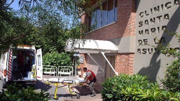 TOPAk babesa azaldu die Asuncion klinikako langileei