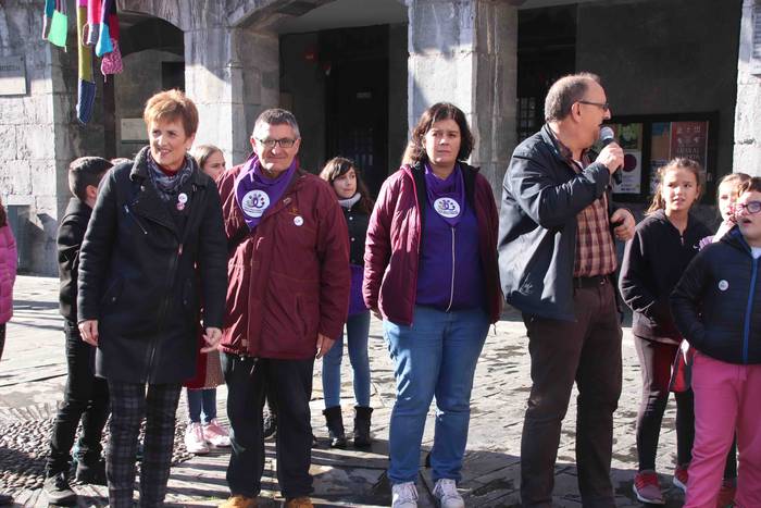 'Gora emakume anitzak eta go 52 1542976394309