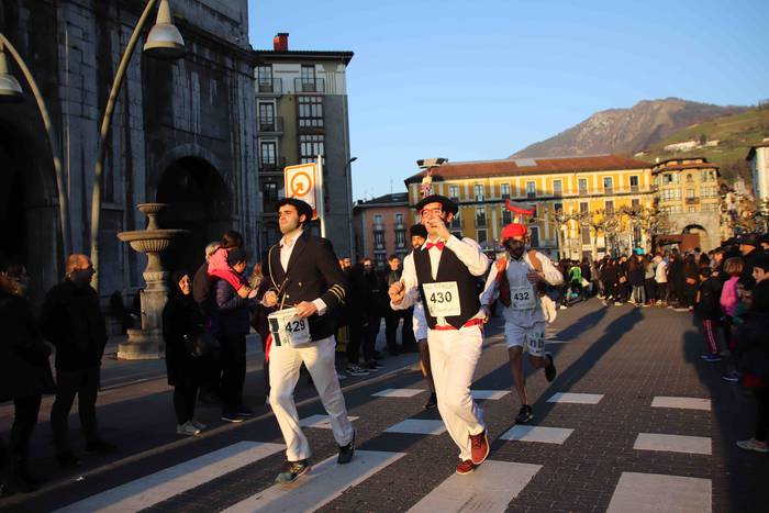 Uzturreko gurutzea lapurtu z 106 1577813969737